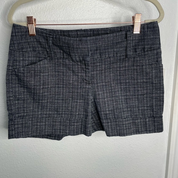 Express Design Studio Shorts Women's Size
12 Low Rise Chino Belted - Picture 4 of 10